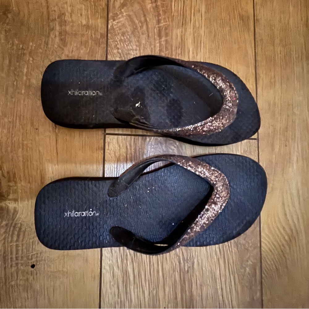 Xhilaration Black and Brown Flip Flops